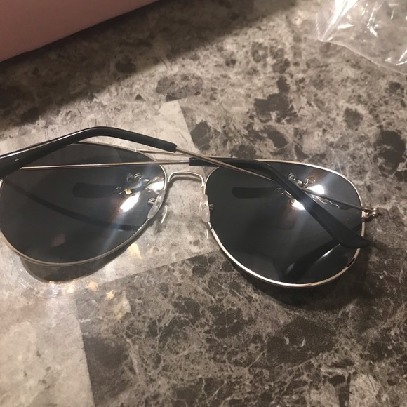 Silver mirrored Sunnys few left - Picture 3 of 3